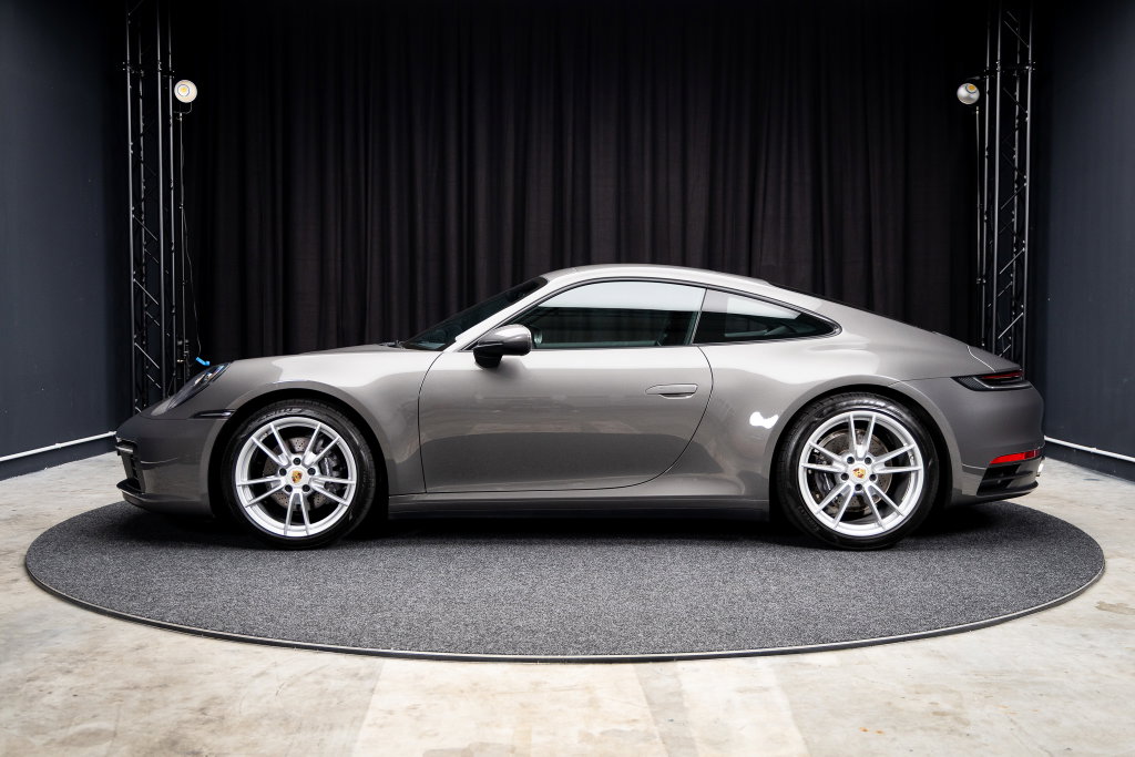 Porsche 992 Carrera