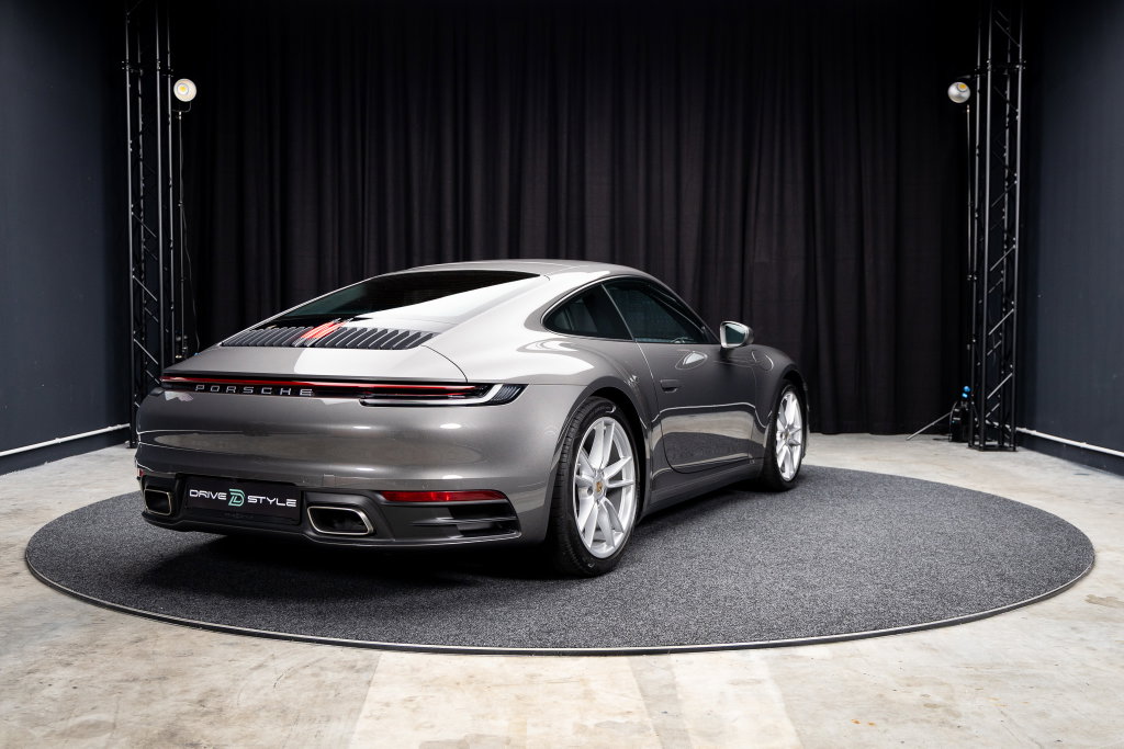Porsche 992 Carrera