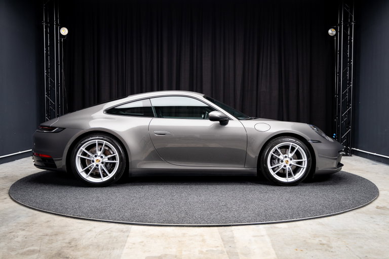 Porsche 992 Carrera