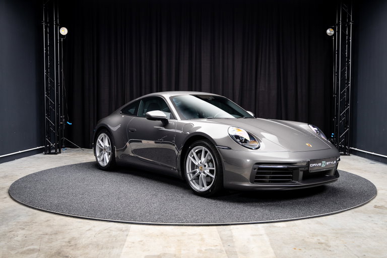 Porsche 992 Carrera