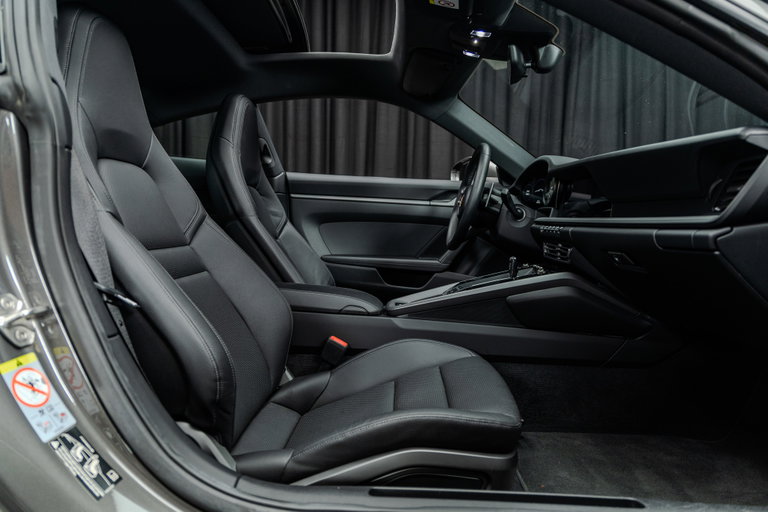 Porsche 992 Carrera