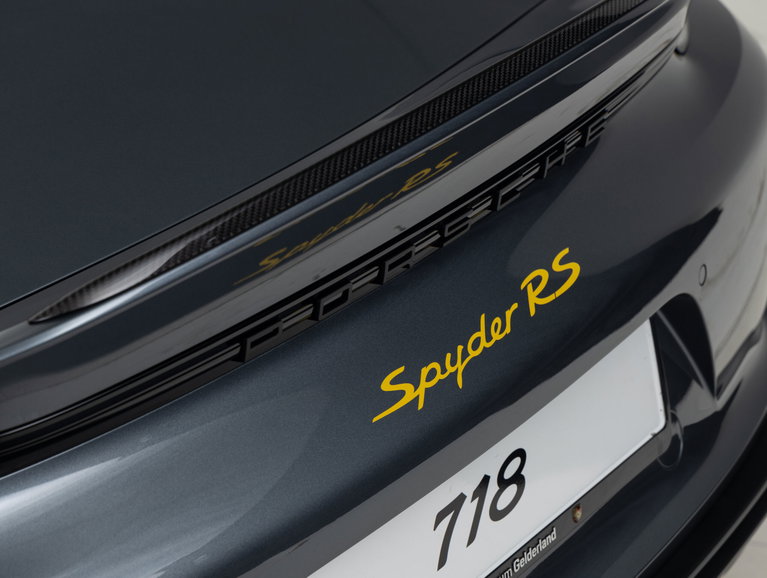 Porsche 718 Spyder RS