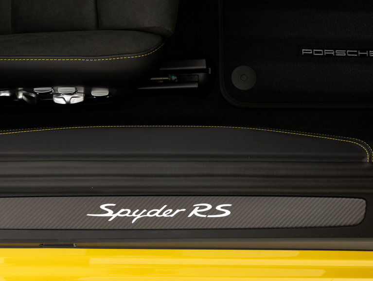 Porsche 718 Spyder RS