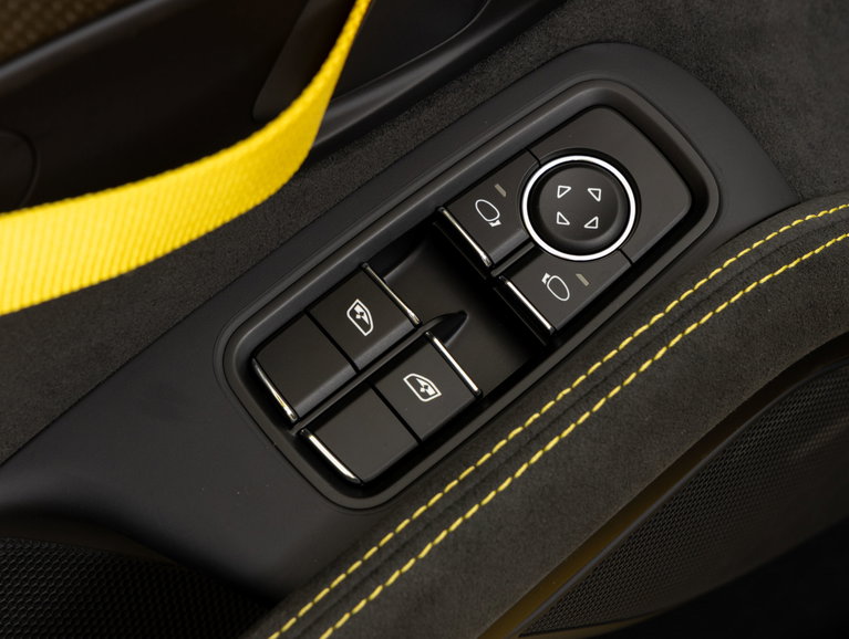 Porsche 718 Spyder RS