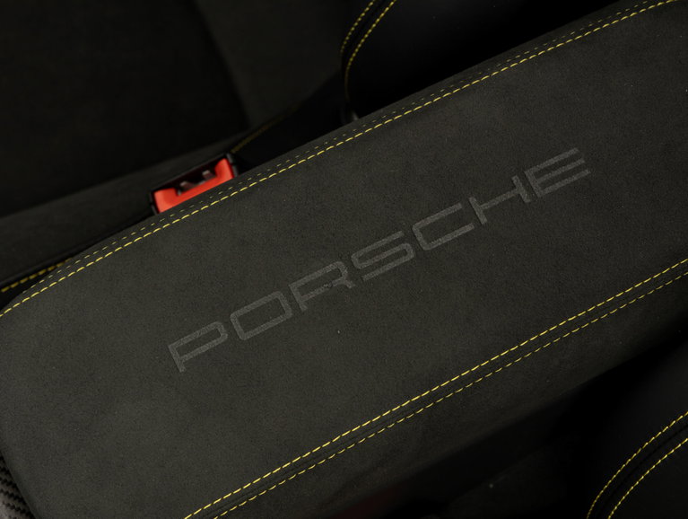 Porsche 718 Spyder RS