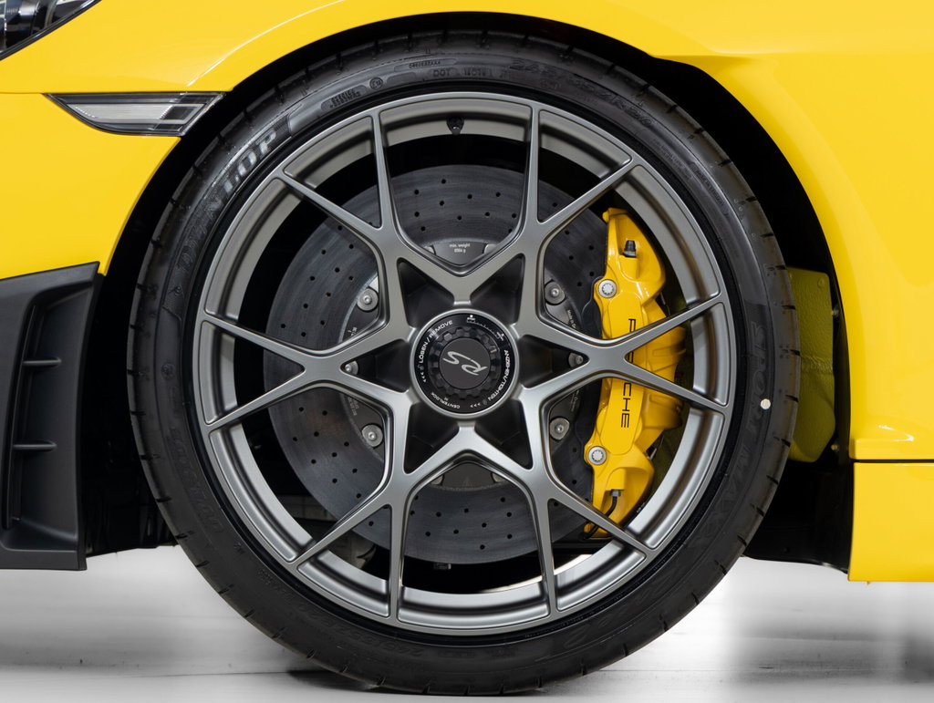 Porsche 718 Spyder RS