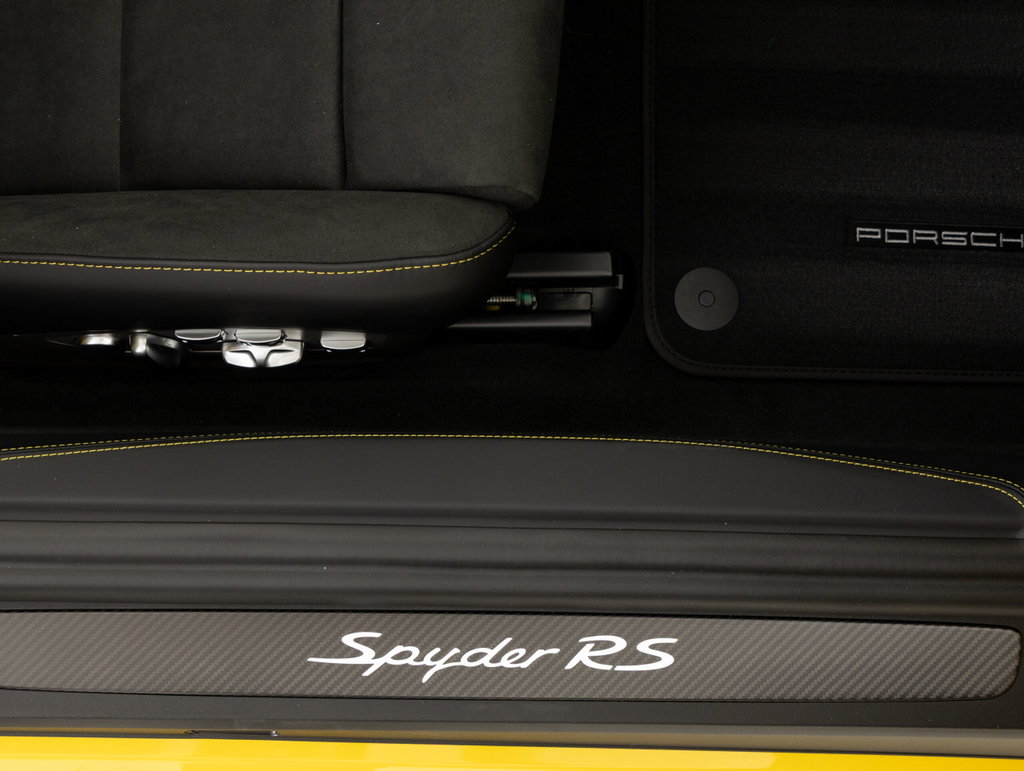 Porsche 718 Spyder RS