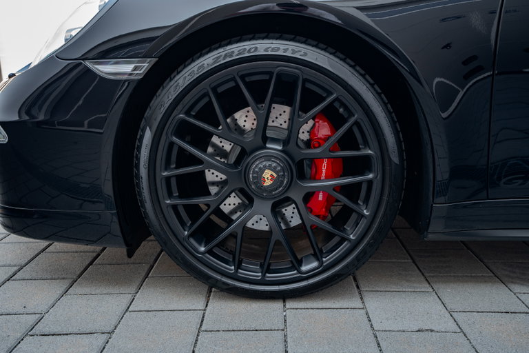 Porsche 991 Carrera 4 GTS