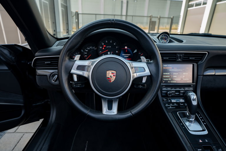 Porsche 991 Carrera 4 GTS