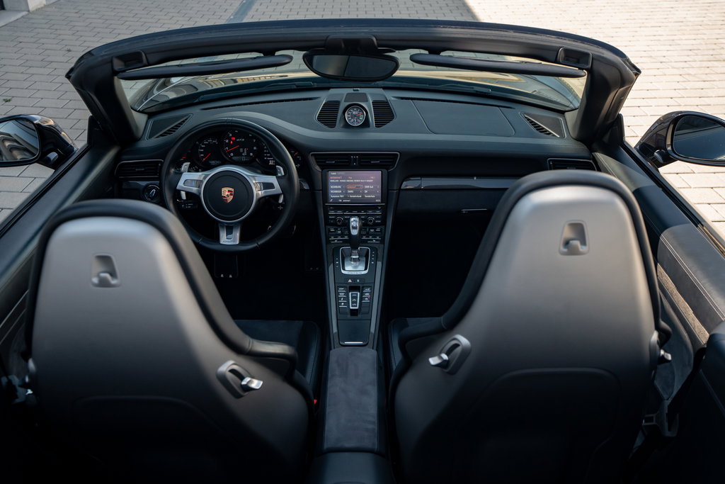 Porsche 991 Carrera 4 GTS