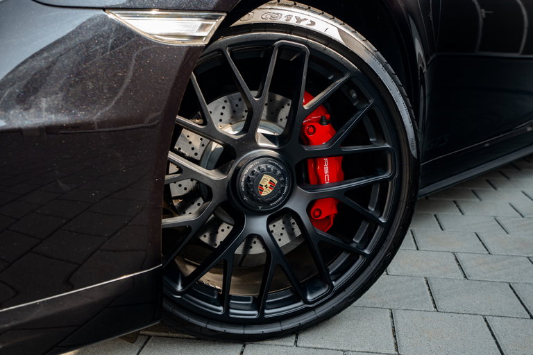 Porsche 991 Carrera 4 GTS