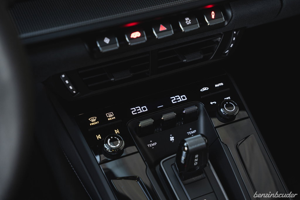 Porsche 992.2 Carrera GTS