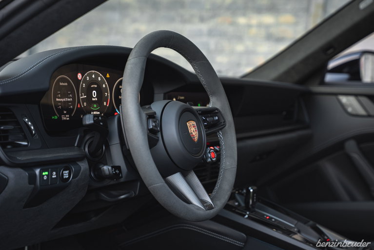 Porsche 992.2 Carrera GTS