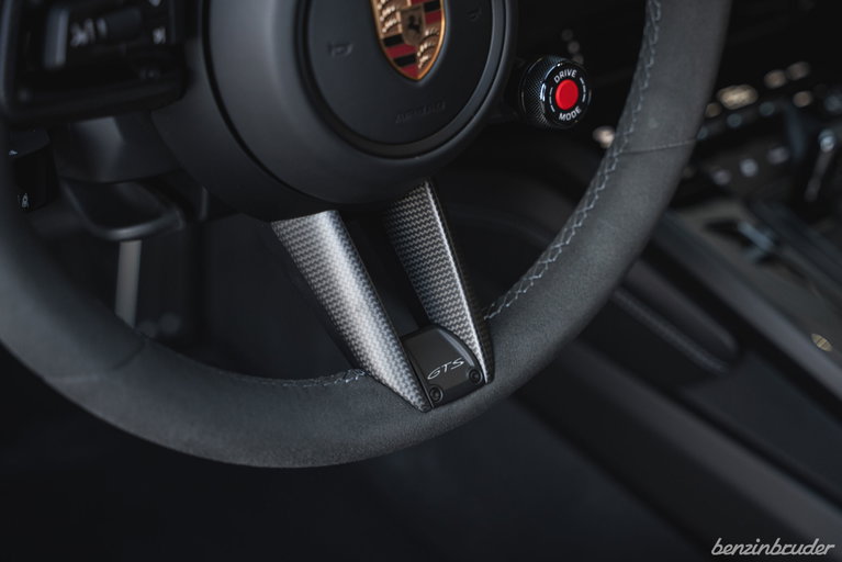 Porsche 992.2 Carrera GTS
