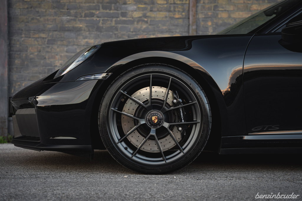 Porsche 992.2 Carrera GTS
