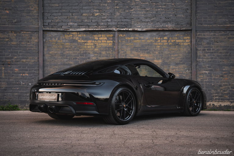 Porsche 992.2 Carrera GTS