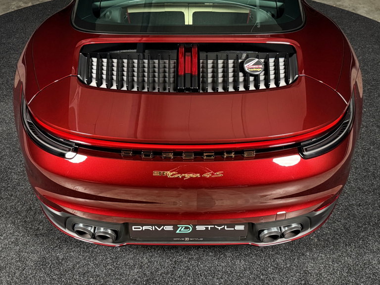 Porsche 992 Heritage Design Edition