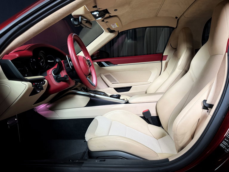 Porsche 992 Heritage Design Edition