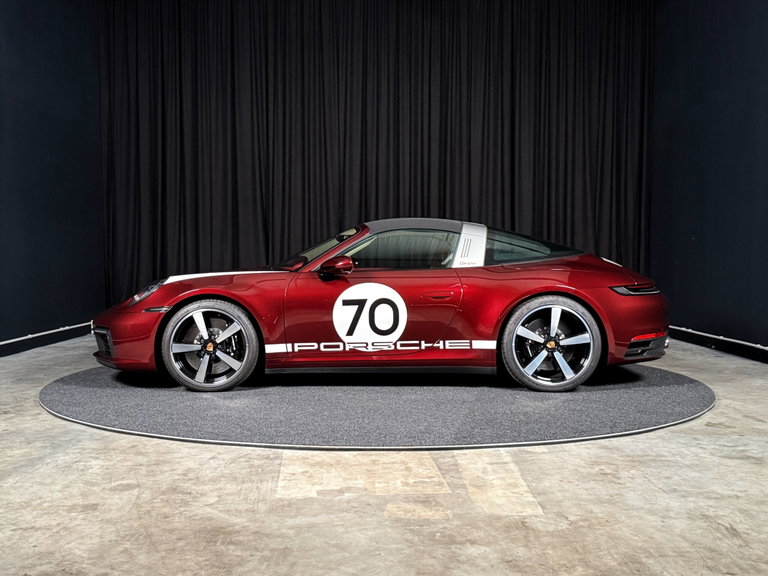 Porsche 992 Heritage Design Edition