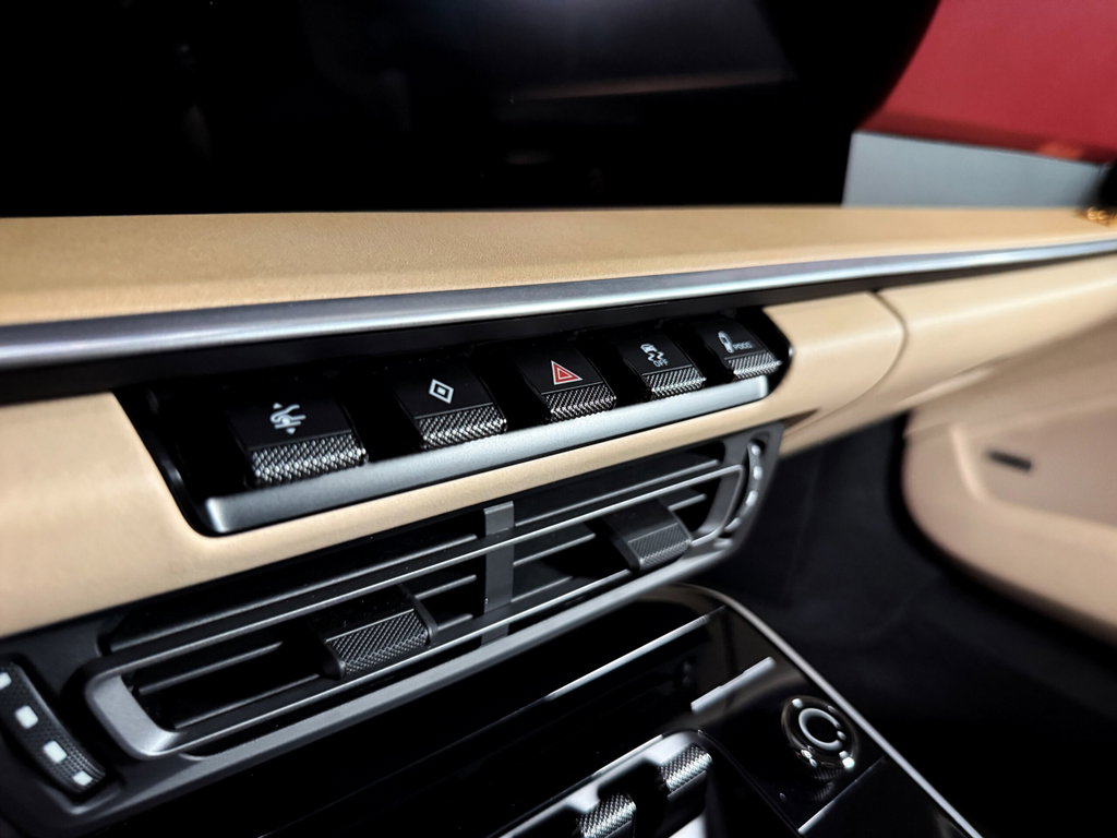 Porsche 992 Heritage Design Edition