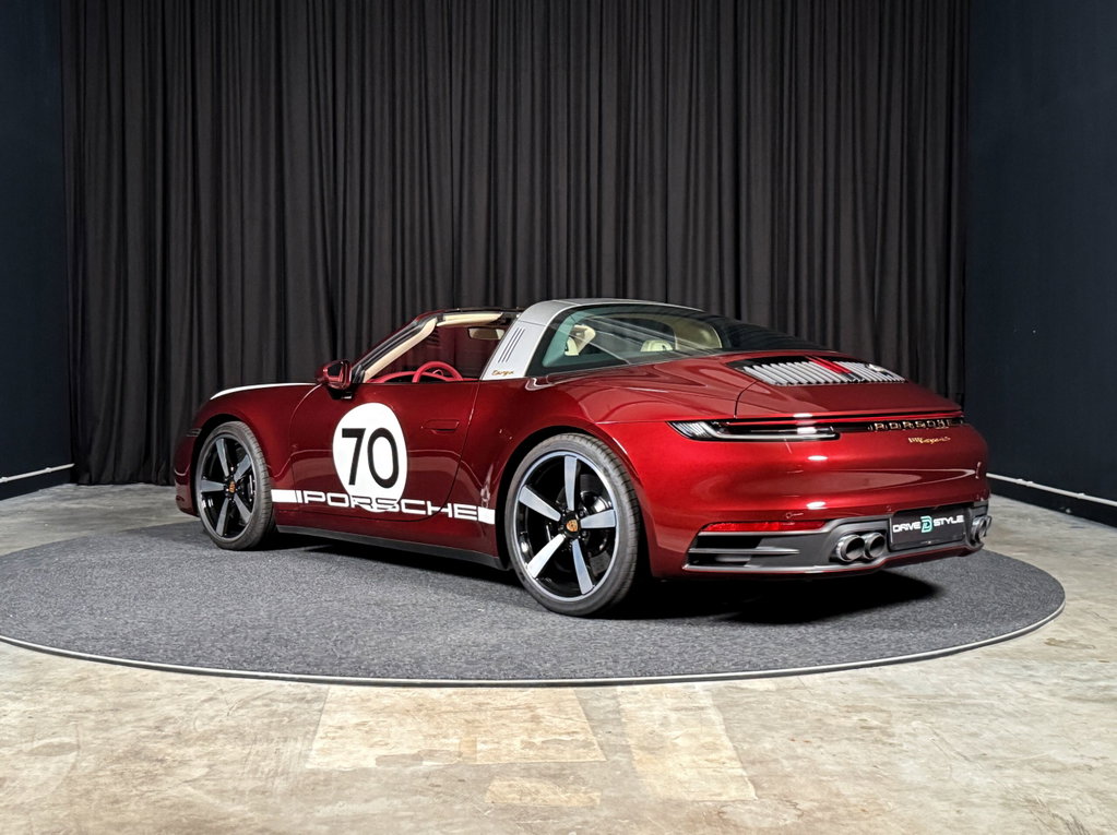 Porsche 992 Heritage Design Edition