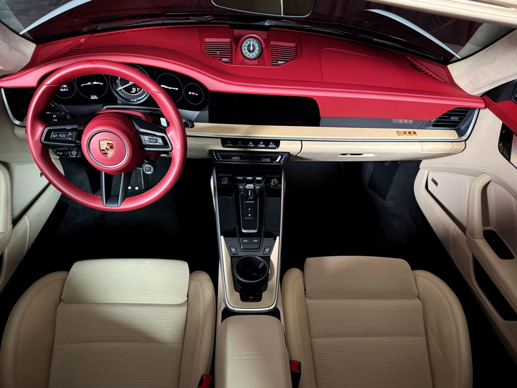 Porsche 992 Heritage Design Edition