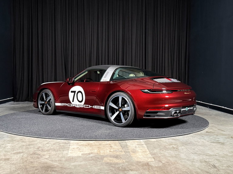 Porsche 992 Heritage Design Edition