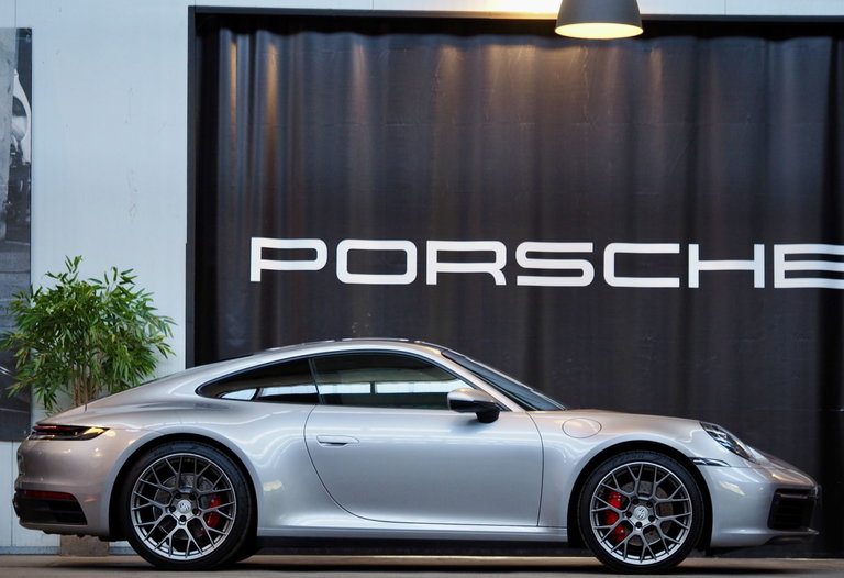 Porsche 992 Carrera 4S