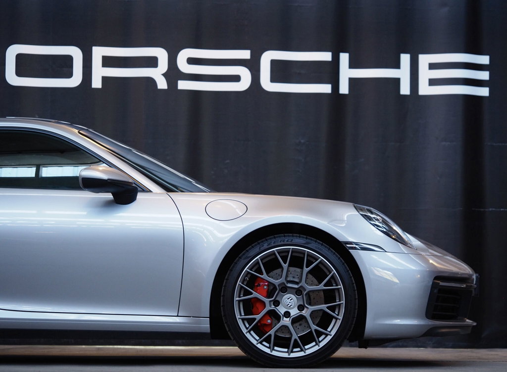 Porsche 992 Carrera 4S
