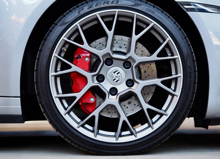 Porsche 992 Carrera 4S