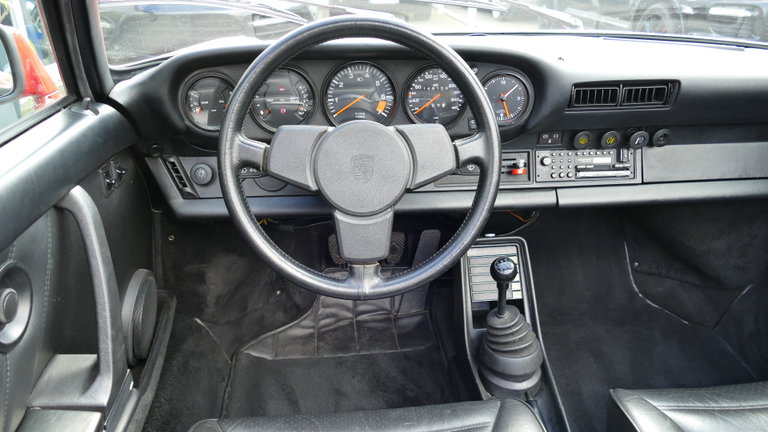 Porsche 911 Carrera 3.2