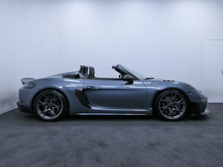 Porsche 718 Spyder RS