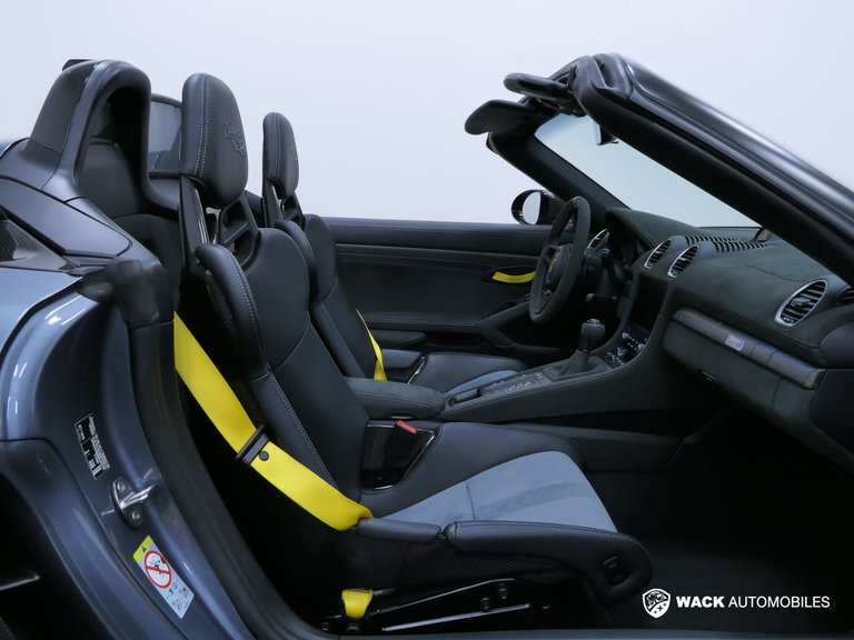 Porsche 718 Spyder RS