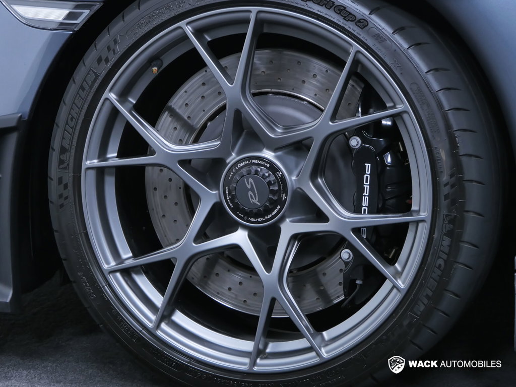 Porsche 718 Spyder RS