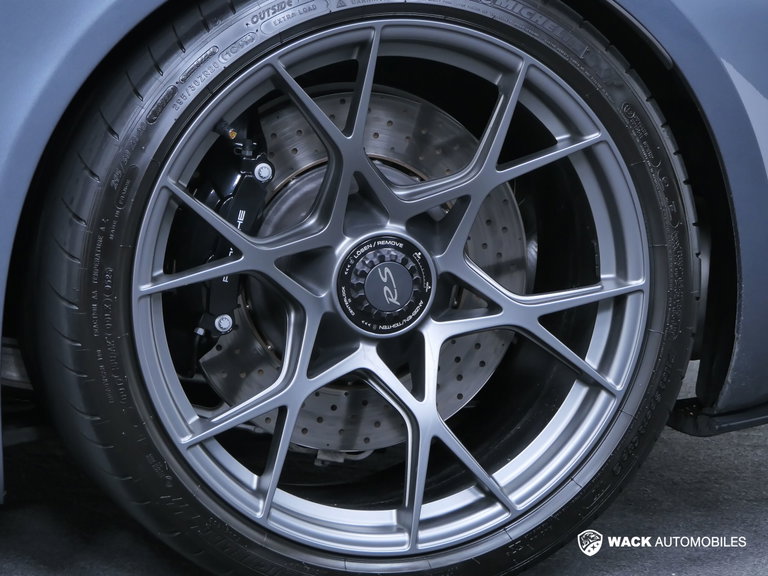 Porsche 718 Spyder RS