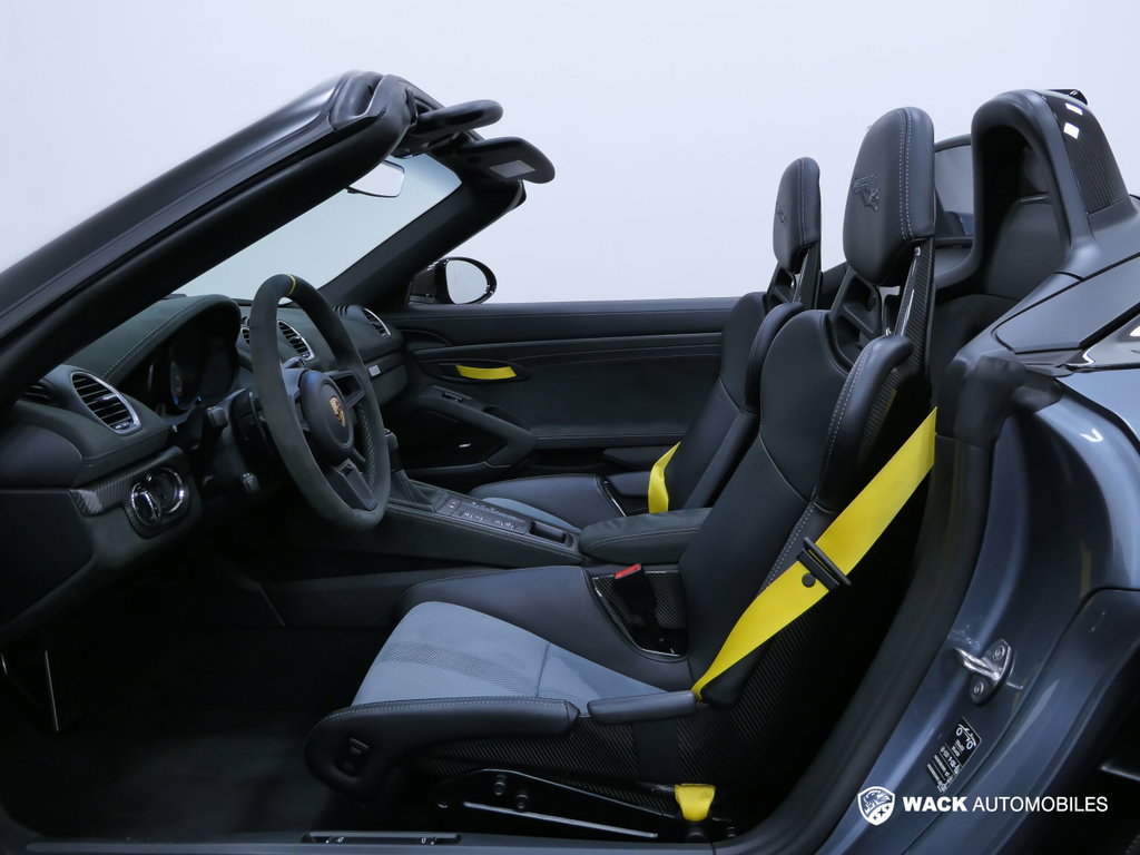 Porsche 718 Spyder RS