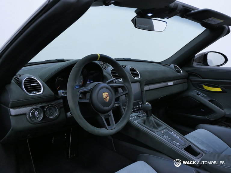 Porsche 718 Spyder RS