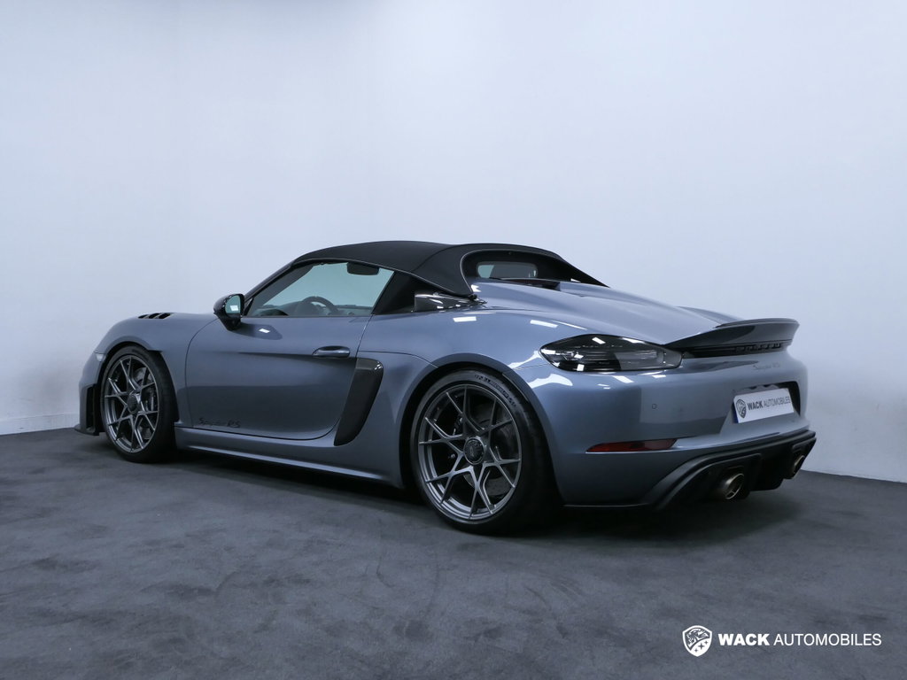 Porsche 718 Spyder RS