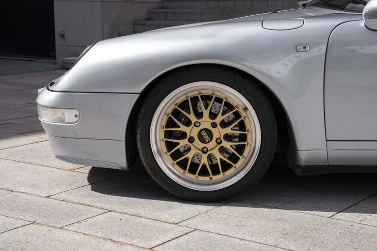 Porsche 993 Carrera 4