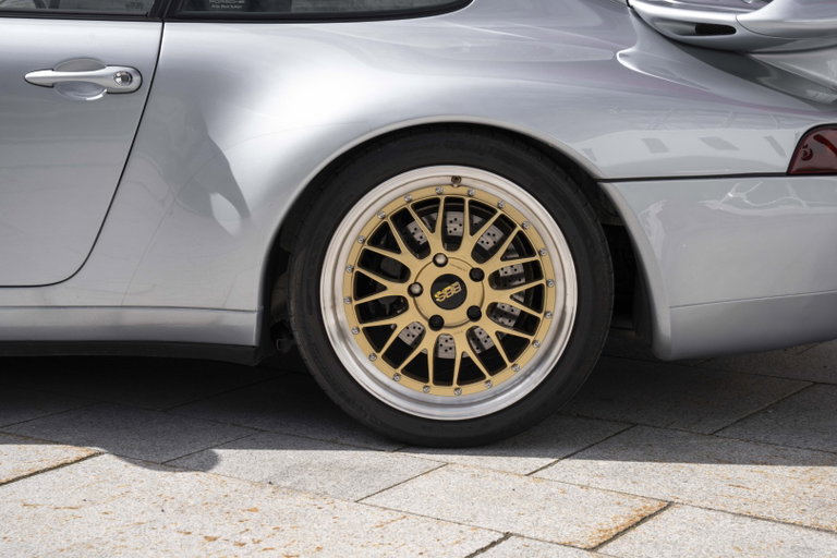 Porsche 993 Carrera 4