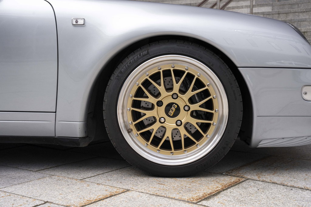 Porsche 993 Carrera 4