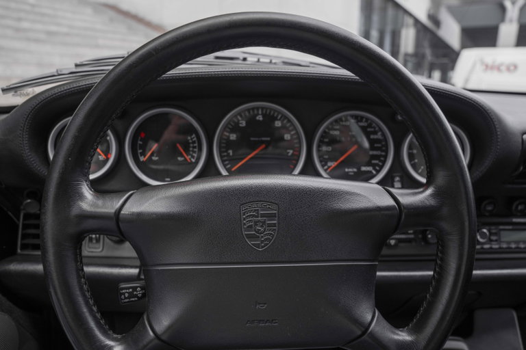 Porsche 993 Carrera 4