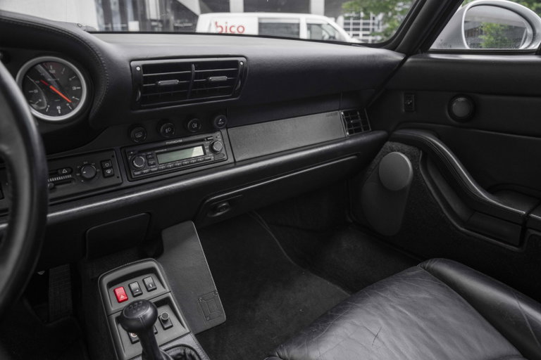 Porsche 993 Carrera 4