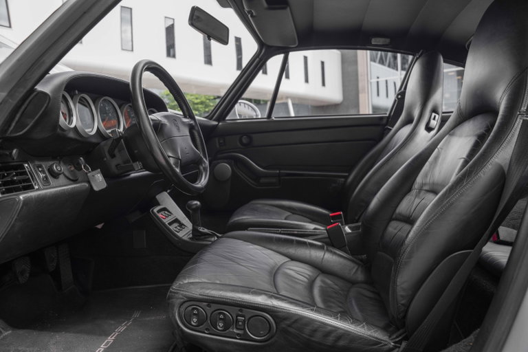 Porsche 993 Carrera 4