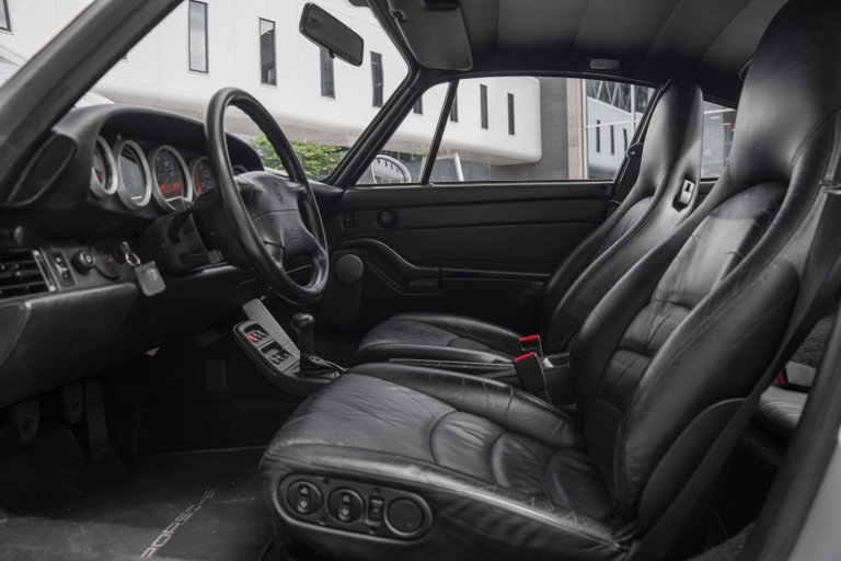 Porsche 993 Carrera 4
