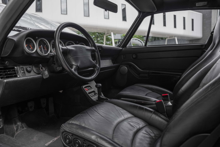 Porsche 993 Carrera 4