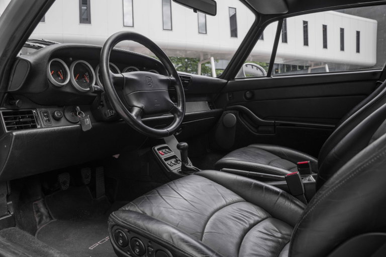 Porsche 993 Carrera 4