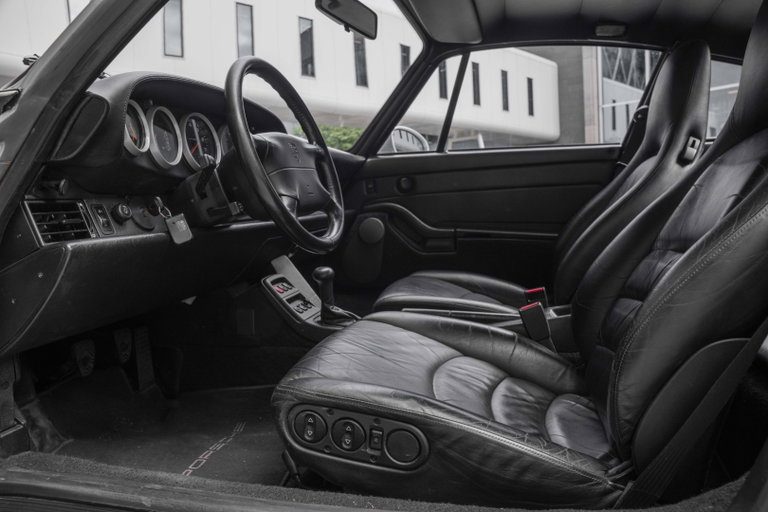 Porsche 993 Carrera 4