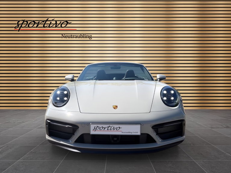 Porsche 992 Carrera 4 GTS