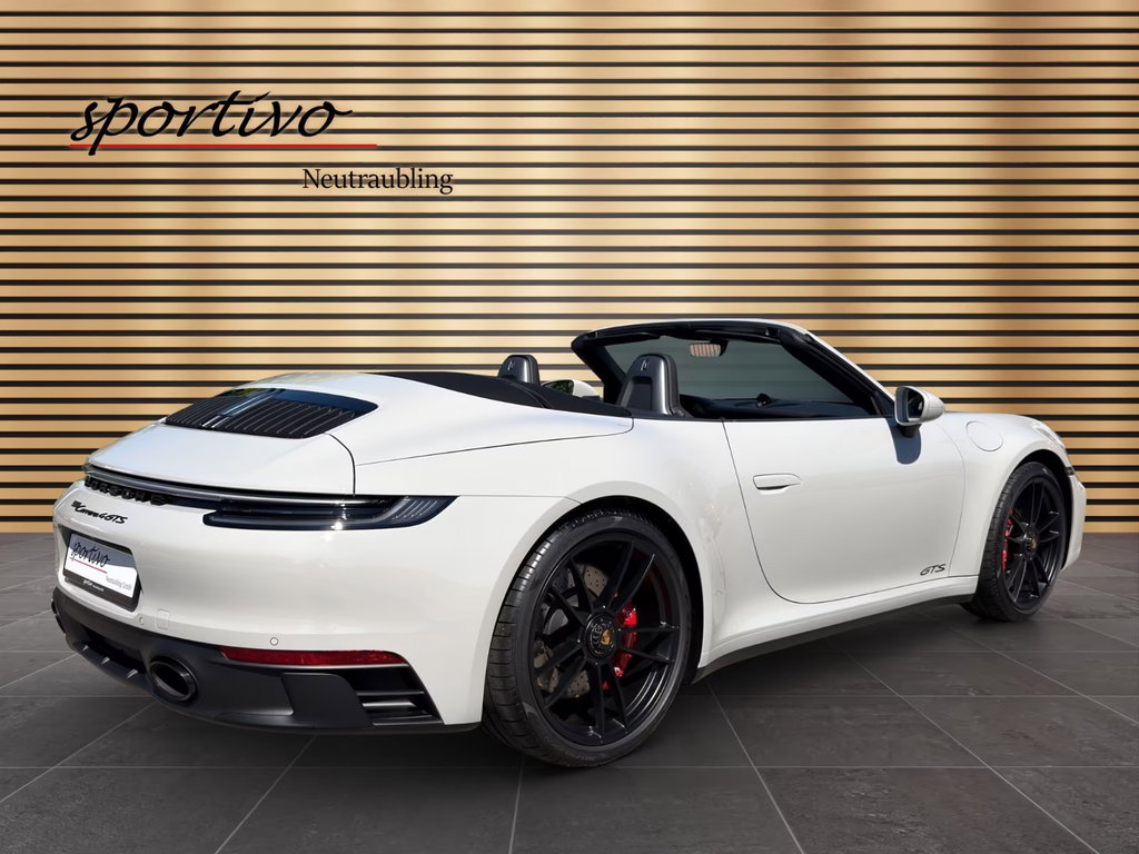 Porsche 992 Carrera 4 GTS
